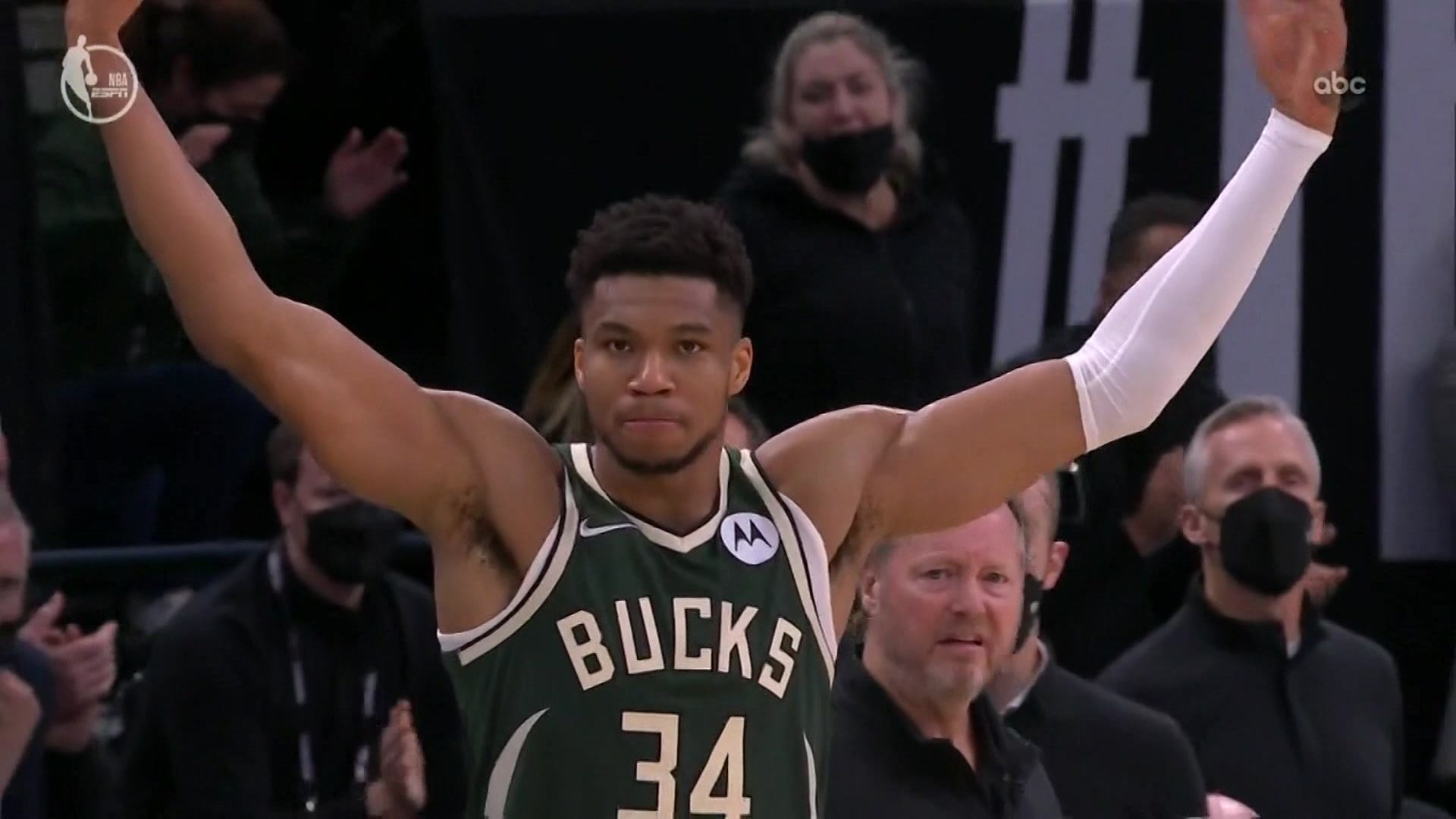 'Everybody would love to' Giannis answers questions about possibility of playing for the Chicago Bulls