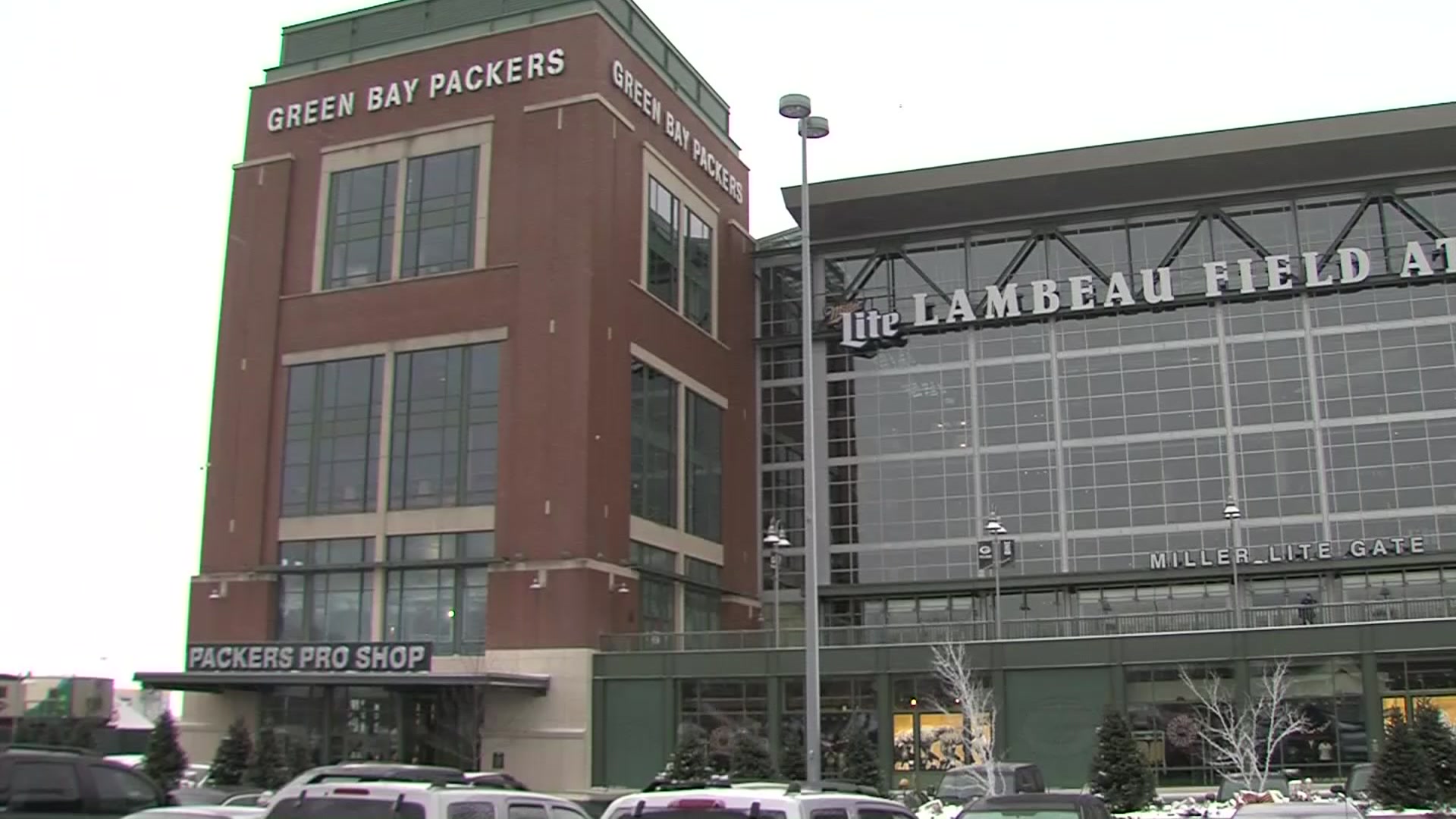 Lambeau Field offering standing-room-only tickets for remainder of season