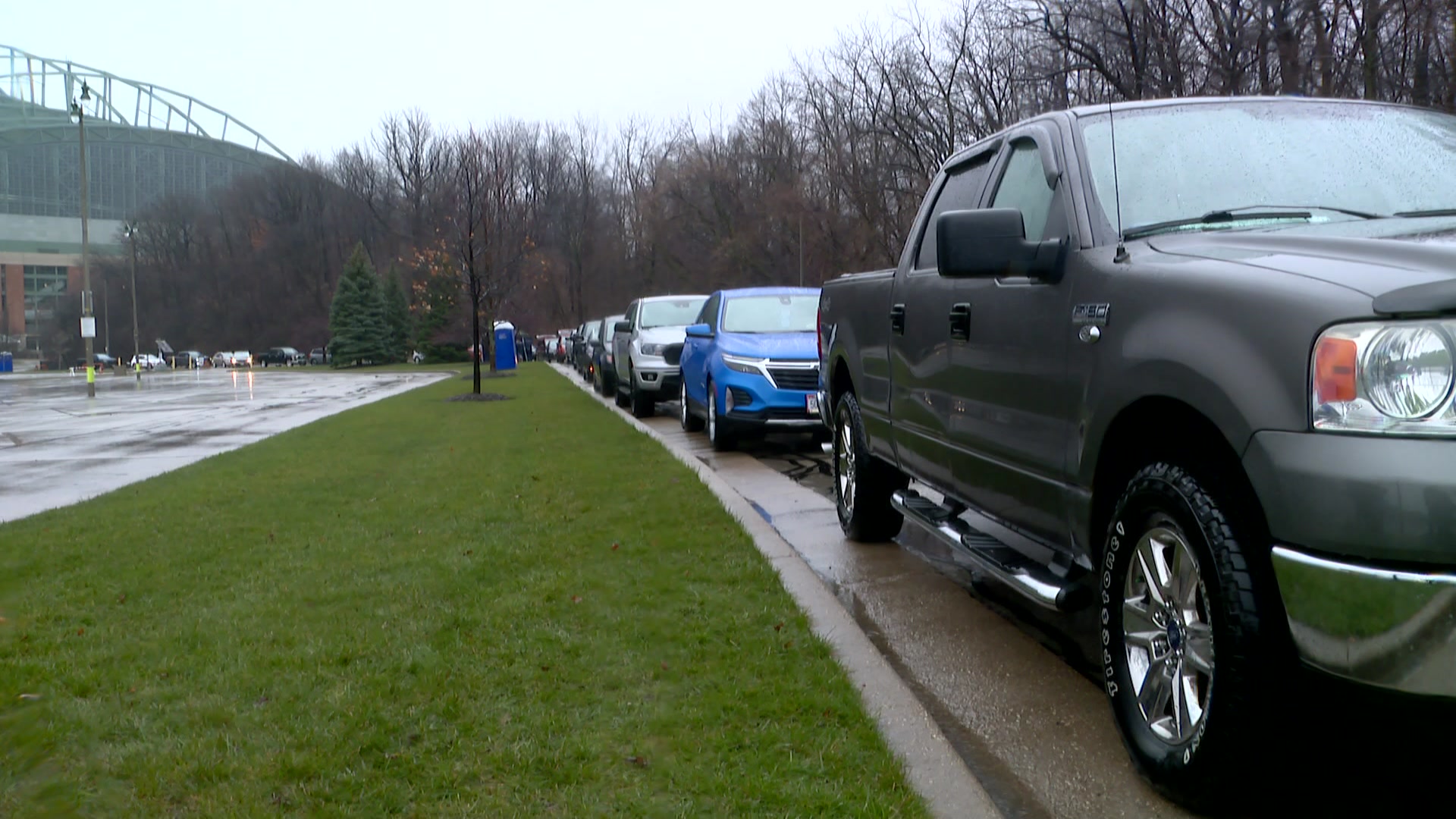 AmFam Field to return to traditional parking process while new technology problems are fixed